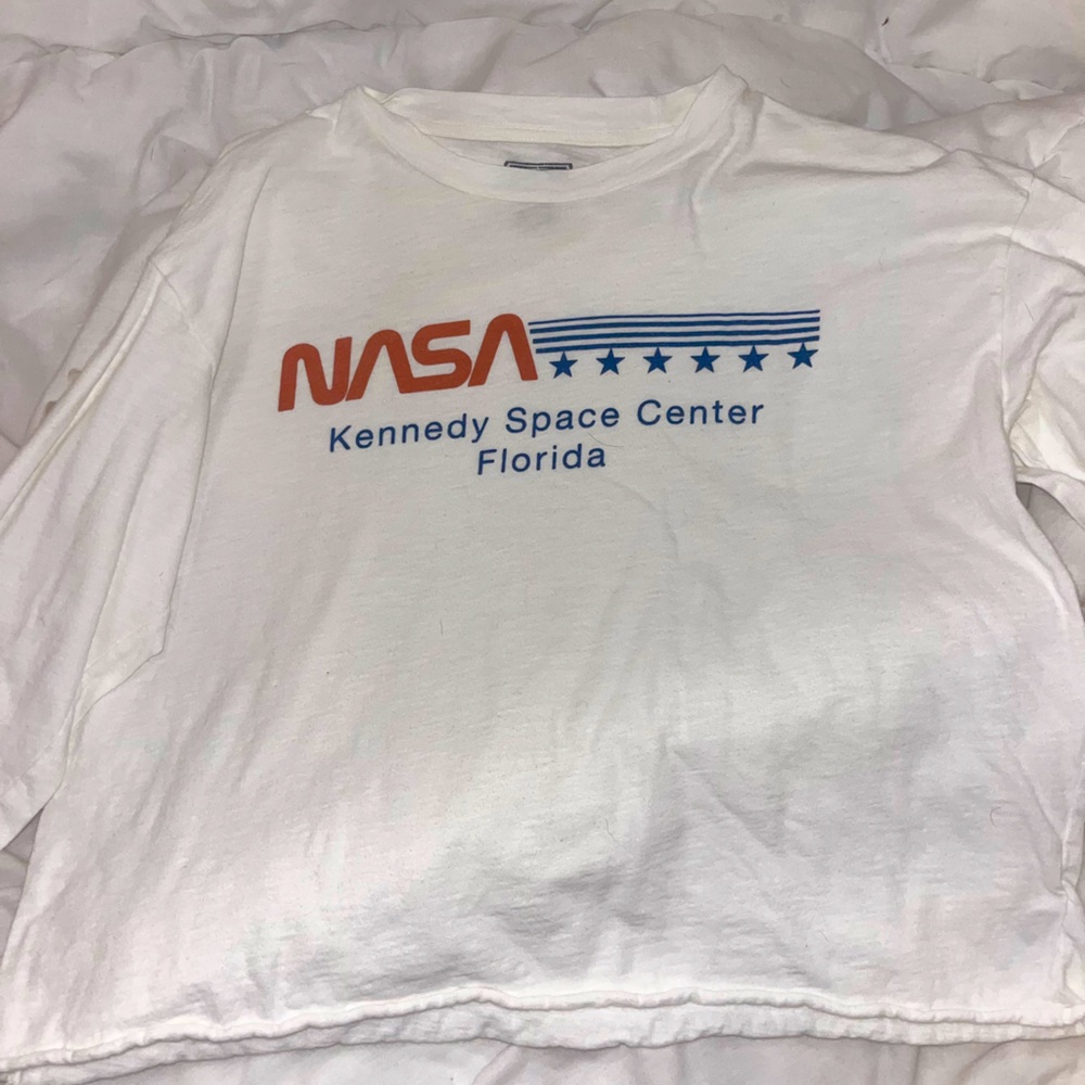american eagle/tailgate kennedy space center long sleeve tee